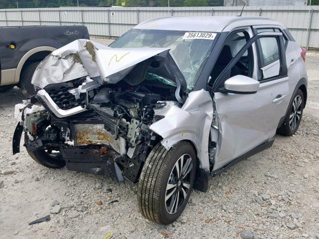 3N1CP5CU0JL538015 - 2018 NISSAN KICKS S SILVER photo 2