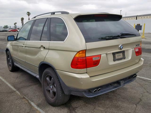 WBAFB3344YLH00831 - 2000 BMW X5 4.4I GOLD photo 3