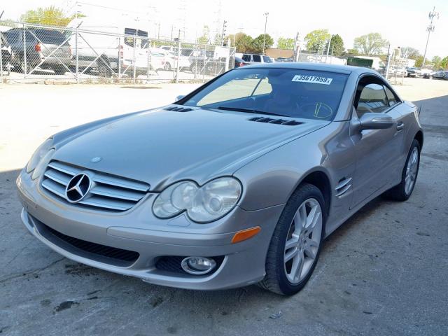 WDBSK71F17F118871 - 2007 MERCEDES-BENZ SL 550 SILVER photo 2