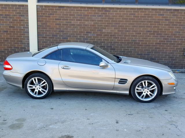 WDBSK71F17F118871 - 2007 MERCEDES-BENZ SL 550 SILVER photo 9