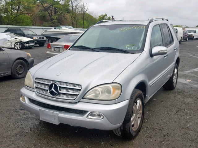 4JGAB57E25A566834 - 2005 MERCEDES-BENZ ML 350 GRAY photo 2