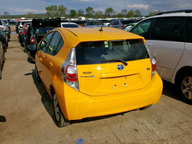 JTDKDTB32E1082451 - 2014 TOYOTA PRIUS C YELLOW photo 3