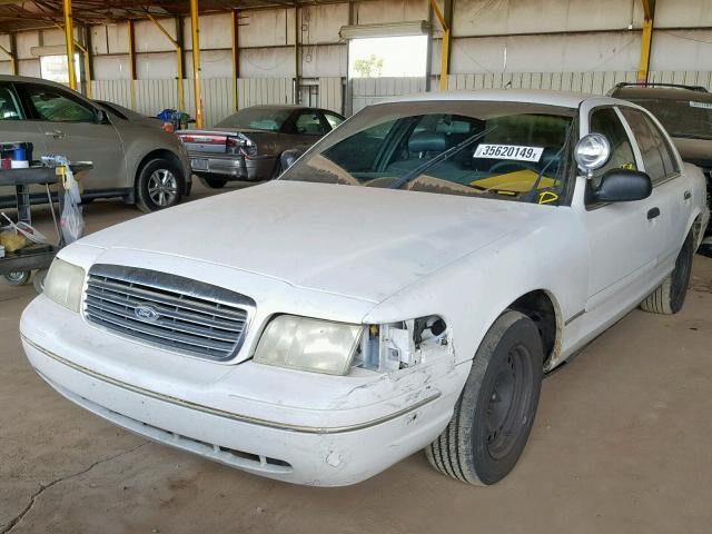 2FAFP71WXWX124407 - 1998 FORD CROWN VICT WHITE photo 2