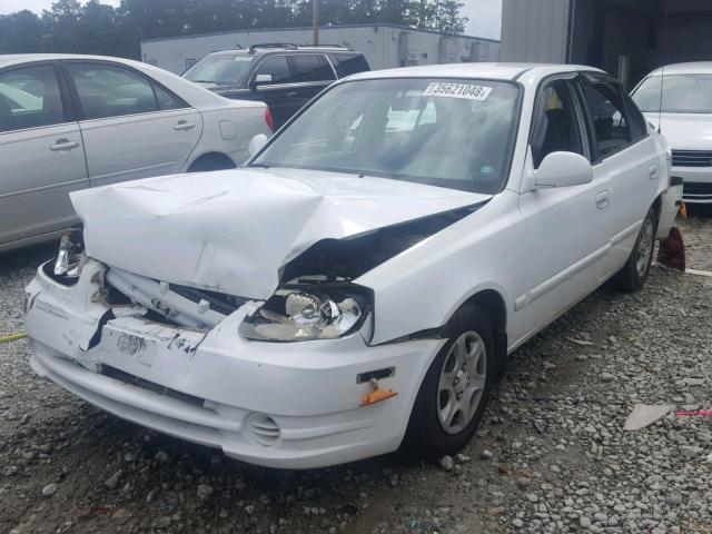 KMHCG45C05U611354 - 2005 HYUNDAI ACCENT GL WHITE photo 2