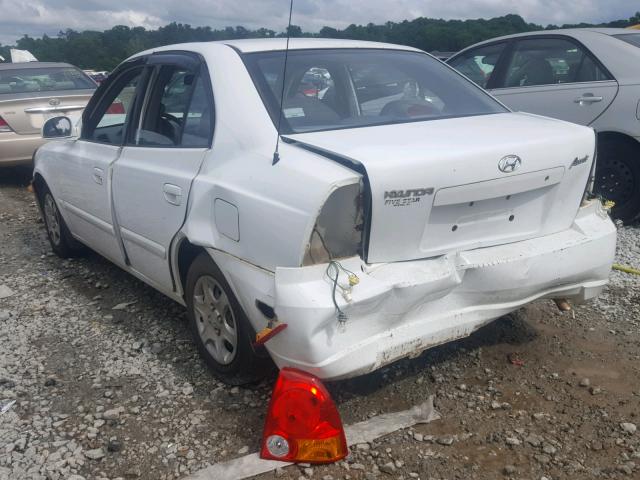 KMHCG45C05U611354 - 2005 HYUNDAI ACCENT GL WHITE photo 3