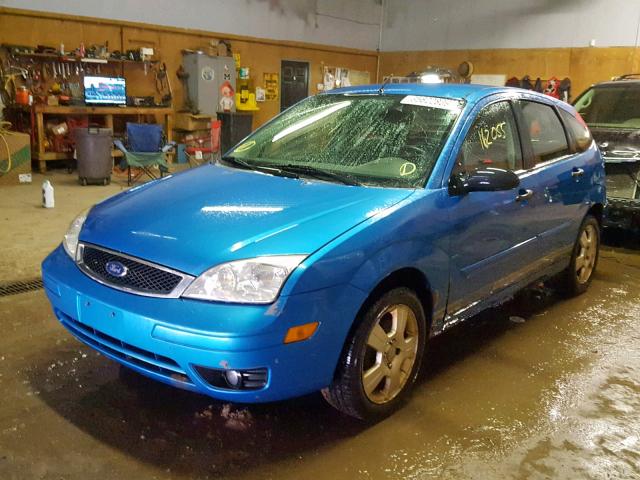 1FAHP37N27W150223 - 2007 FORD FOCUS ZX5 BLUE photo 2