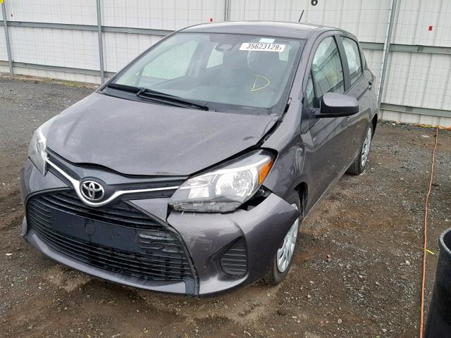 VNKKTUD38HA079913 - 2017 TOYOTA YARIS L GRAY photo 2