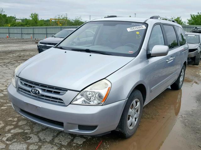 KNDMG4C34A6343628 - 2010 KIA SEDONA LX SILVER photo 2