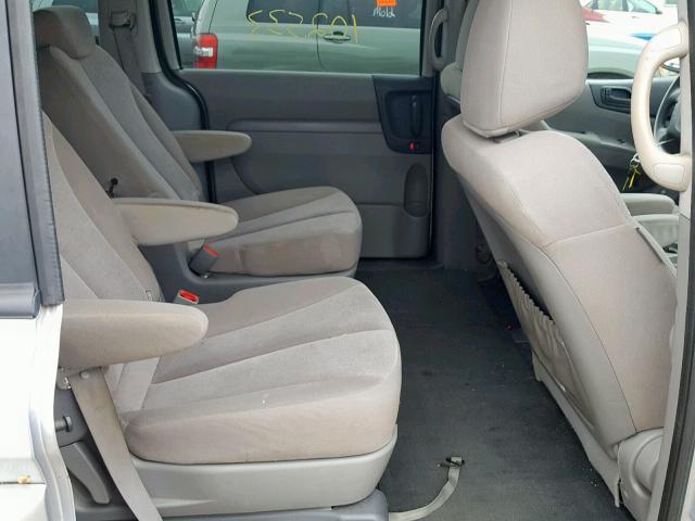 KNDMG4C34A6343628 - 2010 KIA SEDONA LX SILVER photo 6