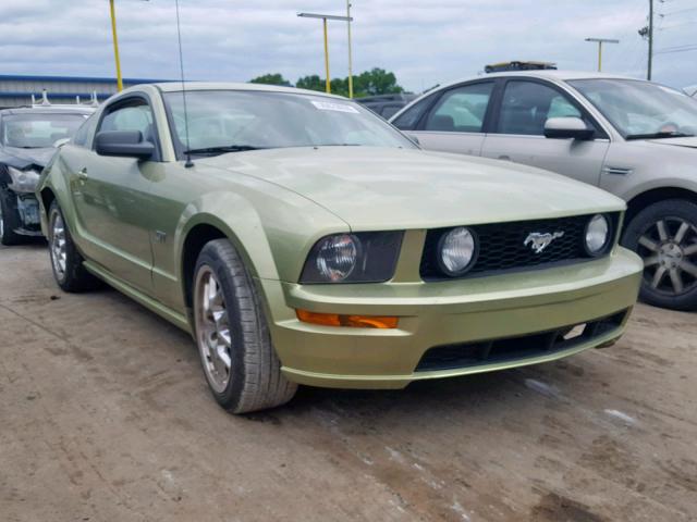 1ZVHT82H065184165 - 2006 FORD MUSTANG GT GREEN photo 1