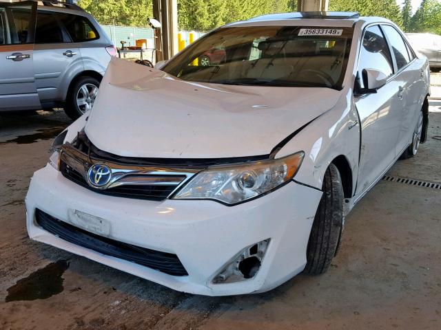 4T1BD1FKXEU130245 - 2014 TOYOTA CAMRY HYBR WHITE photo 2