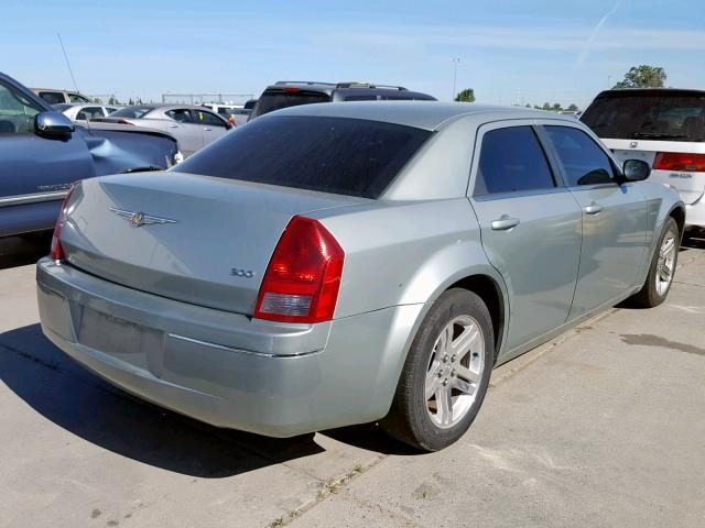 2C3KA43R06H461943 - 2006 CHRYSLER 300 GREEN photo 4