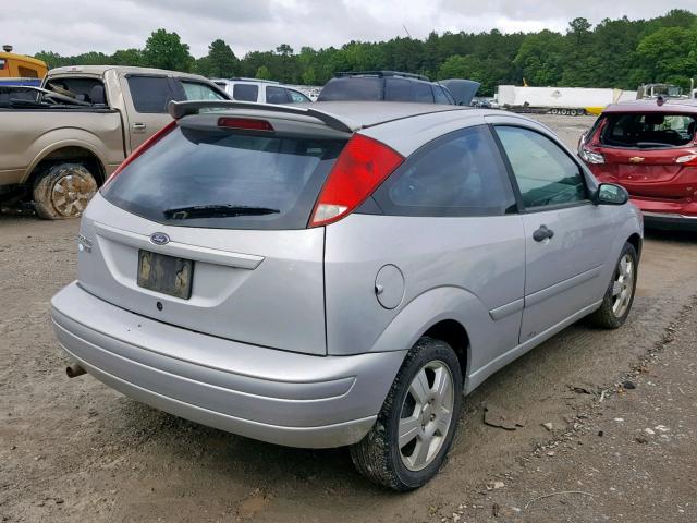 1FAHP31N77W263528 - 2007 FORD FOCUS ZX3 SILVER photo 4