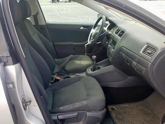 3VW1K7AJ5CM382894 - 2012 VOLKSWAGEN JETTA BASE SILVER photo 5