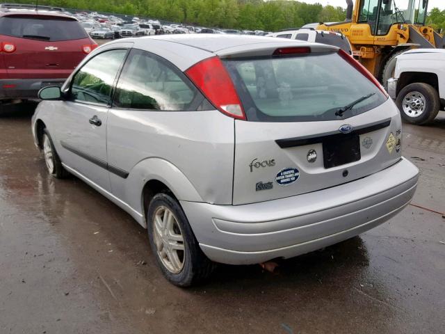 3FAFP31334R114019 - 2004 FORD FOCUS ZX3 SILVER photo 3