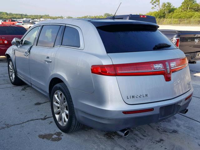 2LMHJ5FR0ABJ26765 - 2010 LINCOLN MKT SILVER photo 3