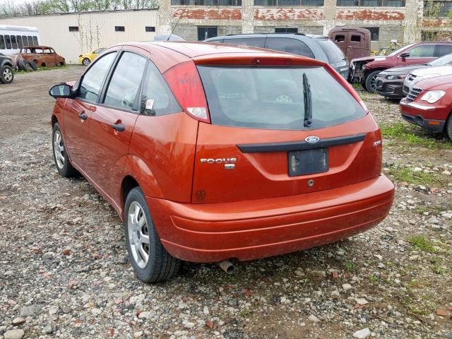 3FAFP37N85R113829 - 2005 FORD FOCUS ZX5 ORANGE photo 3