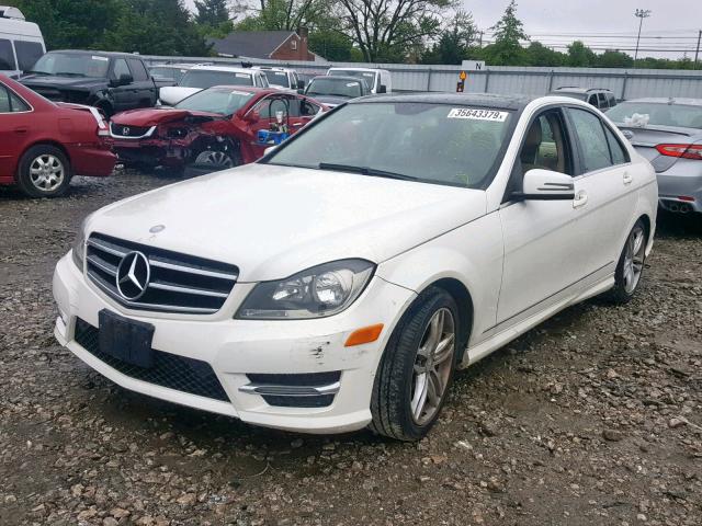 WDDGF4HBXEA928187 - 2014 MERCEDES-BENZ C 250 WHITE photo 2