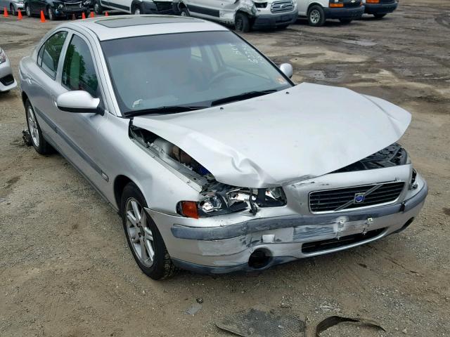 YV1RS61R322184692 - 2002 VOLVO S60 SILVER photo 1