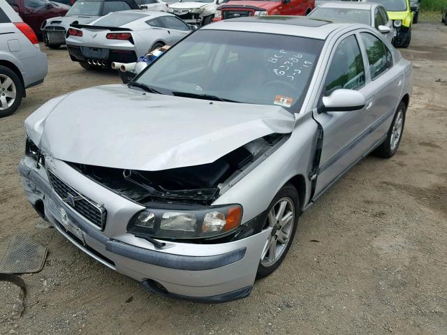 YV1RS61R322184692 - 2002 VOLVO S60 SILVER photo 2