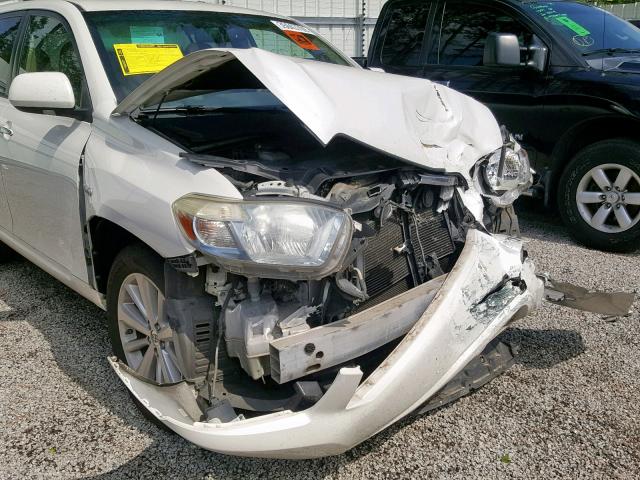 JTEEW44A682025446 - 2008 TOYOTA HIGHLANDER WHITE photo 9