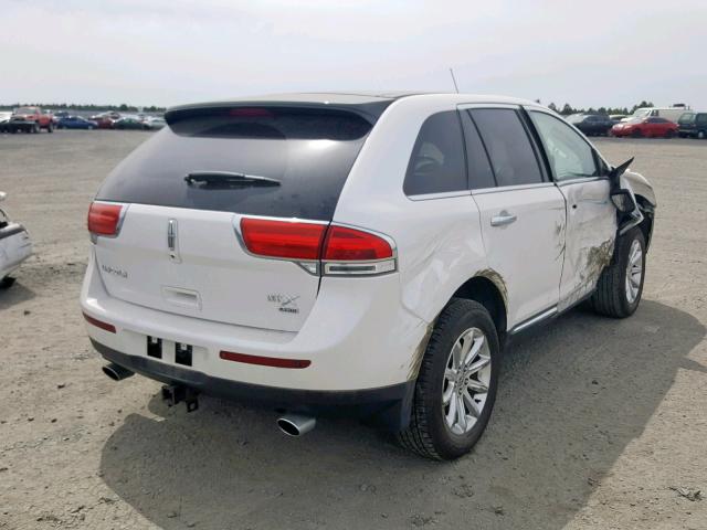 2LMDJ8JK4DBL25008 - 2013 LINCOLN MKX WHITE photo 4