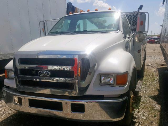 3FRNF65F94V687922 - 2004 FORD F650 SUPER WHITE photo 2