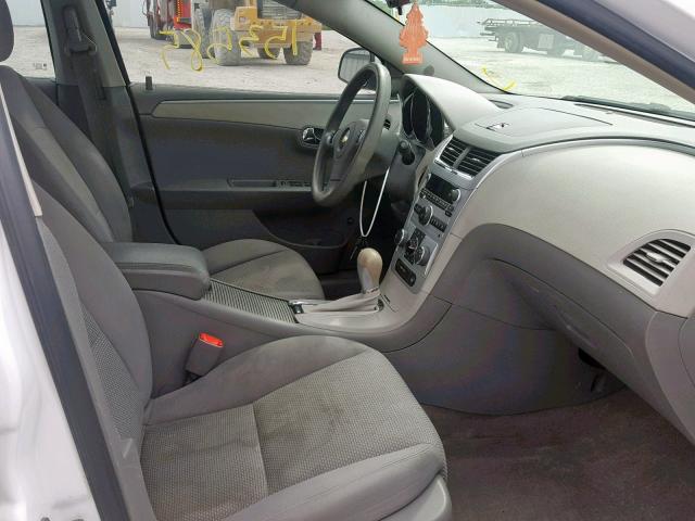1G1ZH57B39F119913 - 2009 CHEVROLET MALIBU 1LT WHITE photo 5