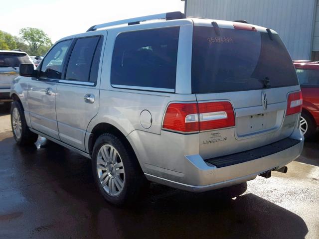 5LMJJ2J52BEJ08318 - 2011 LINCOLN NAVIGATOR SILVER photo 3