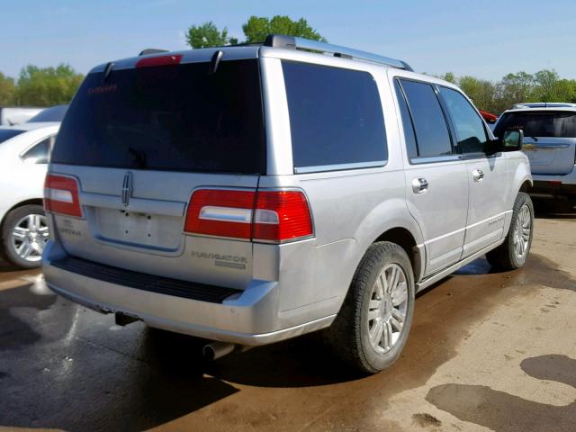 5LMJJ2J52BEJ08318 - 2011 LINCOLN NAVIGATOR SILVER photo 4