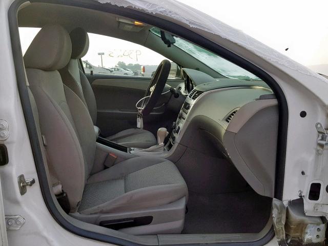 1G1ZC5E02CF150657 - 2012 CHEVROLET MALIBU 1LT WHITE photo 5