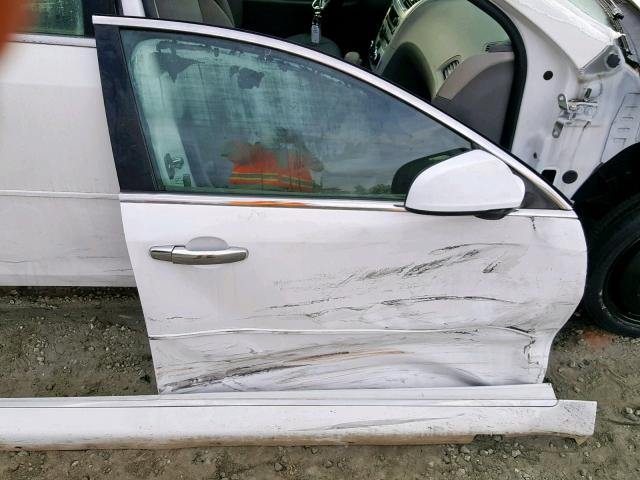 1G1ZC5E02CF150657 - 2012 CHEVROLET MALIBU 1LT WHITE photo 9