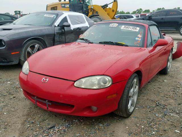 JM1NB353320228369 - 2002 MAZDA MX-5 MIATA RED photo 2