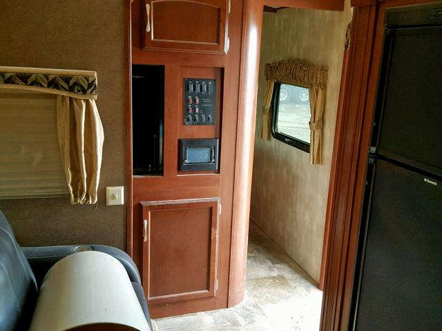 54CAG0P22E1W88883 - 2014 WINNEBAGO ULTRA LITE TAN photo 6