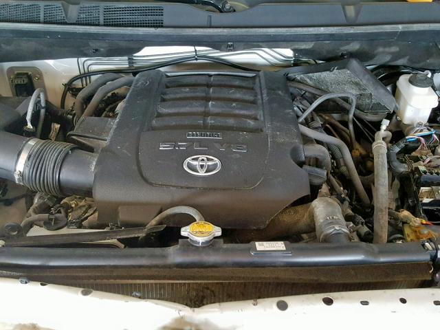 5TFDW5F14HX597489 - 2017 TOYOTA TUNDRA CRE WHITE photo 7