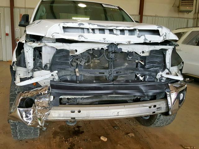 5TFDW5F14HX597489 - 2017 TOYOTA TUNDRA CRE WHITE photo 9