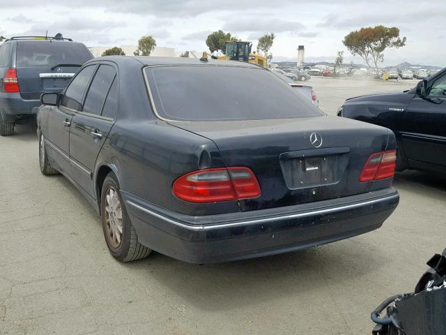 WDBJF65J11B261584 - 2001 MERCEDES-BENZ E 320 BLACK photo 3