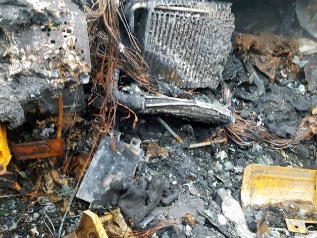 2G2WP522551144208 - 2005 PONTIAC GRAND PRIX 银色 照片 9