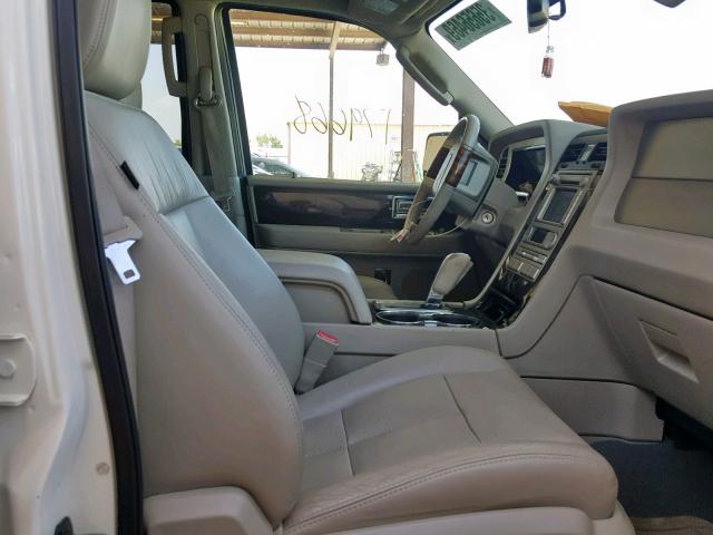 5LMFL27598LJ15150 - 2008 LINCOLN NAVIGATOR WHITE photo 5