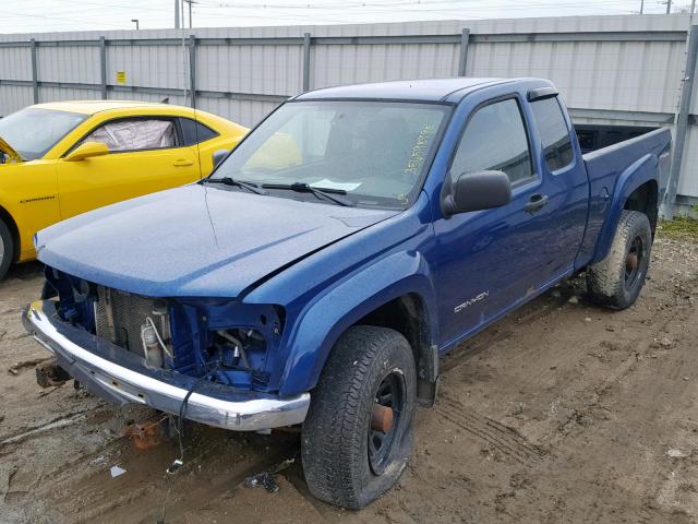 1GTDT196X58205419 - 2005 GMC CANYON BLUE photo 2