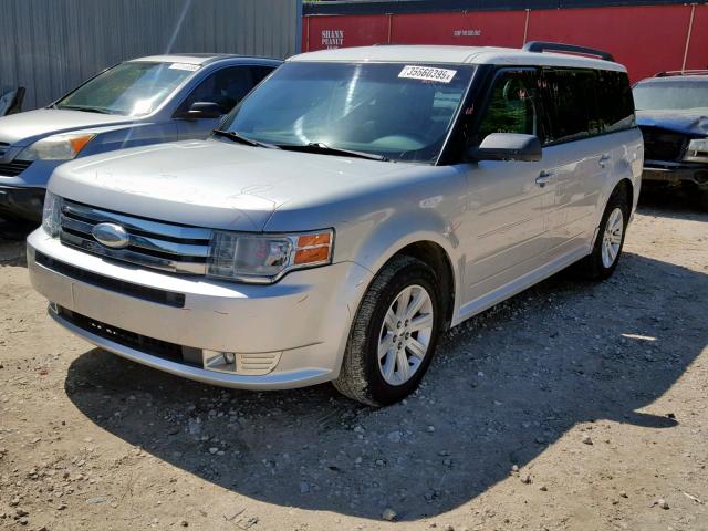 2FMGK5BCXCBD18218 - 2012 FORD FLEX SE SILVER photo 2