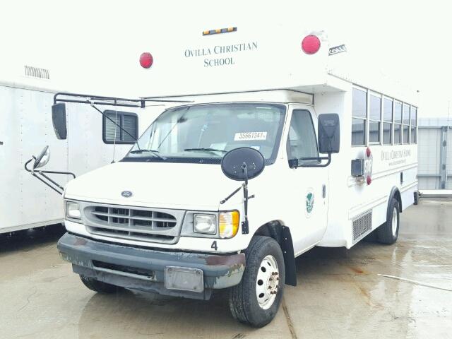 1FDWE45F52HB23499 - 2002 FORD E450 SUPER WHITE photo 2