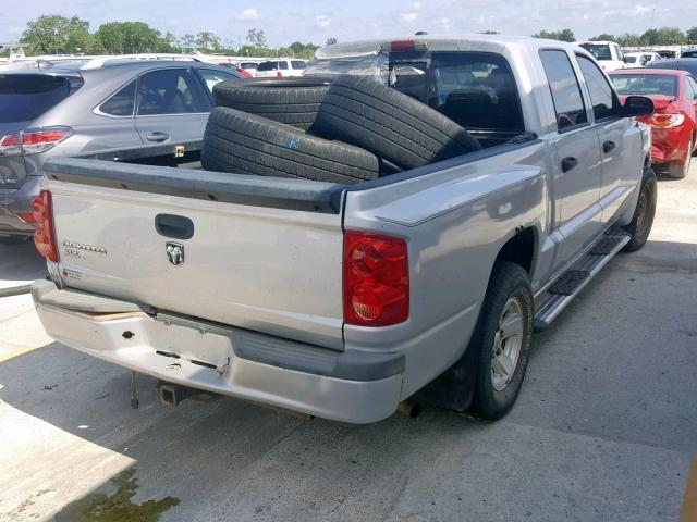 1D7HE48K38S543978 - 2008 DODGE DAKOTA QUA SILVER photo 4