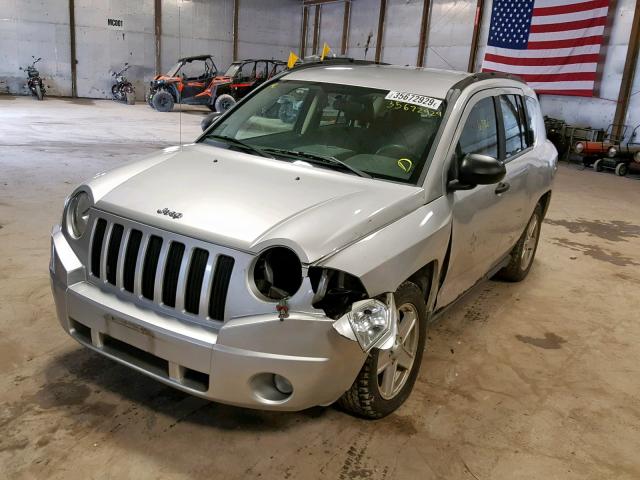 1J8FF47WX7D418099 - 2007 JEEP COMPASS SILVER photo 2