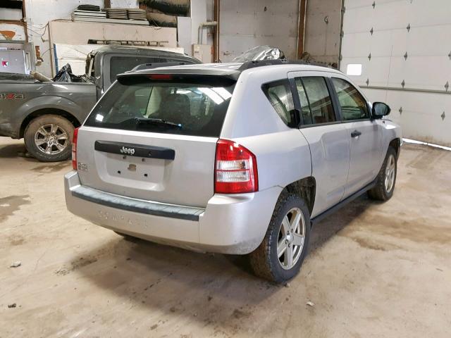 1J8FF47WX7D418099 - 2007 JEEP COMPASS SILVER photo 4