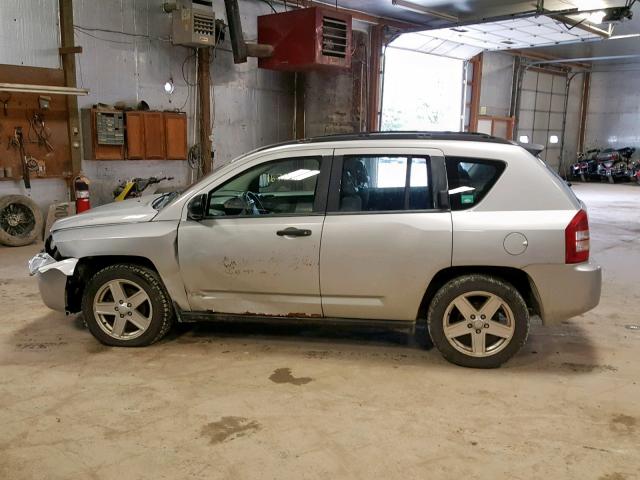 1J8FF47WX7D418099 - 2007 JEEP COMPASS SILVER photo 9