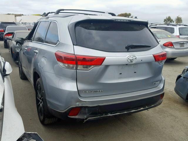 5TDJZRFH5HS459657 - 2017 TOYOTA HIGHLANDER GRAY photo 3