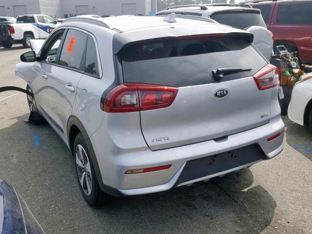 KNDCC3LC9H5058201 - 2017 KIA NIRO EX SILVER photo 3