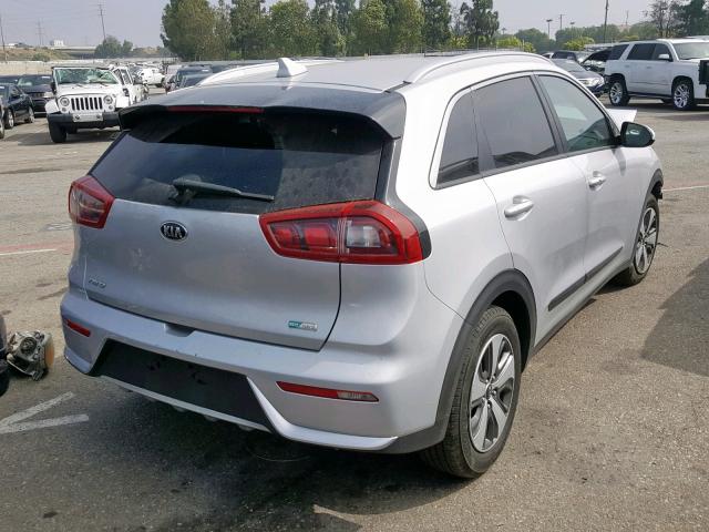 KNDCC3LC9H5058201 - 2017 KIA NIRO EX SILVER photo 4