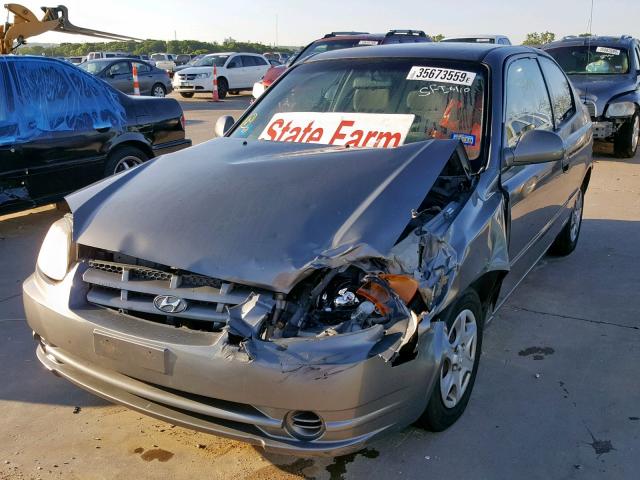 KMHCG35C44U291531 - 2004 HYUNDAI ACCENT GL GRAY photo 2